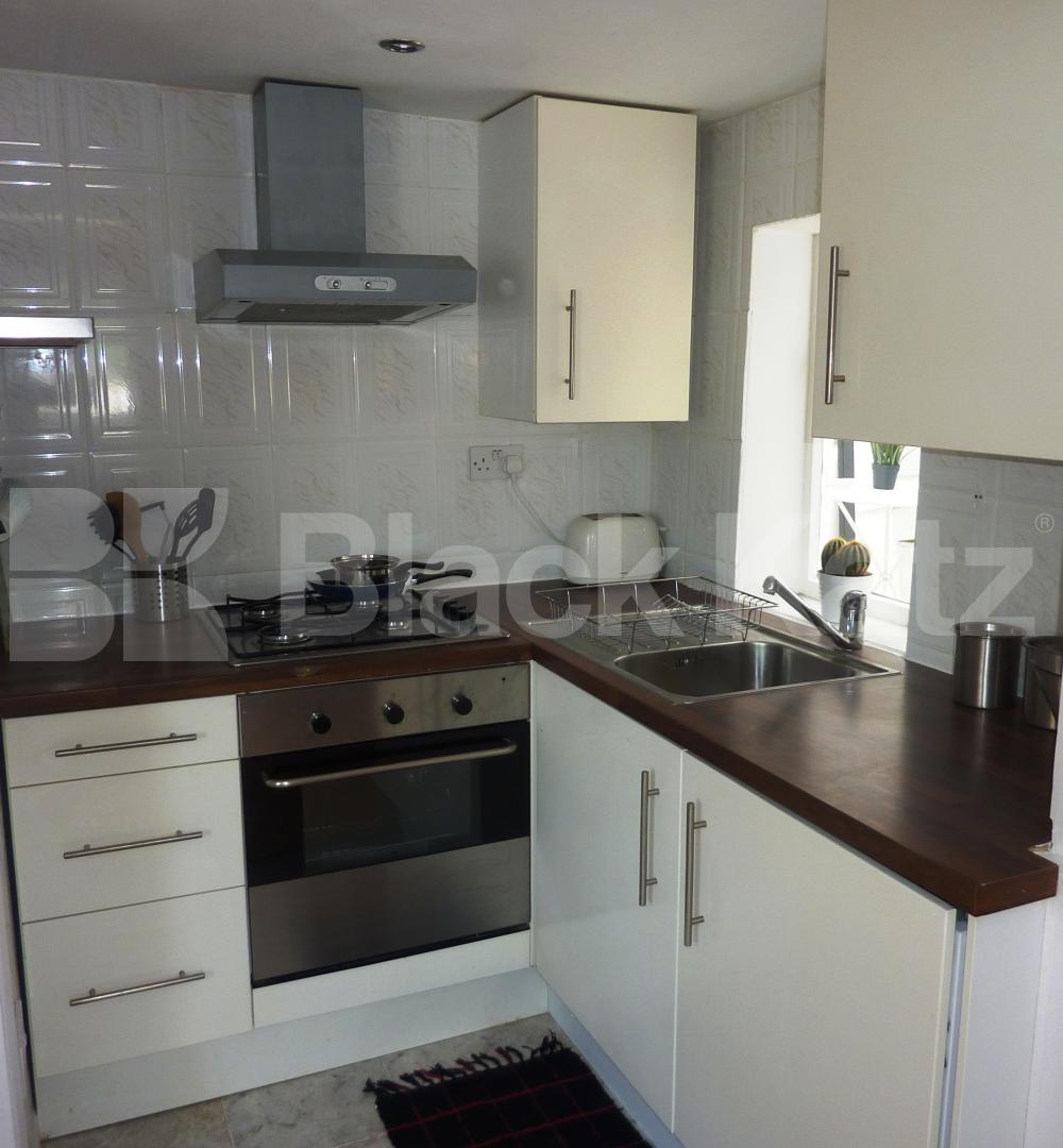 			NEAR POTOBELLO ROAD MARKET, 1 Bedroom, 1 bath, 1 reception Flat			 Goldburne Road, LADBROKE GROVE